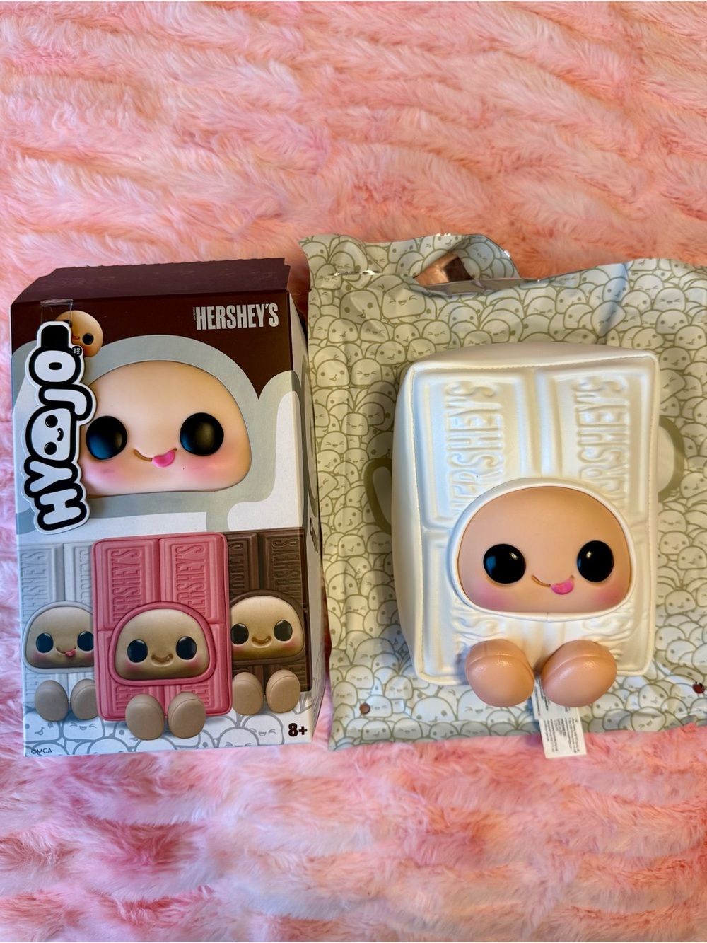 Hyojo x Hershey’s rare white chocolate squishy